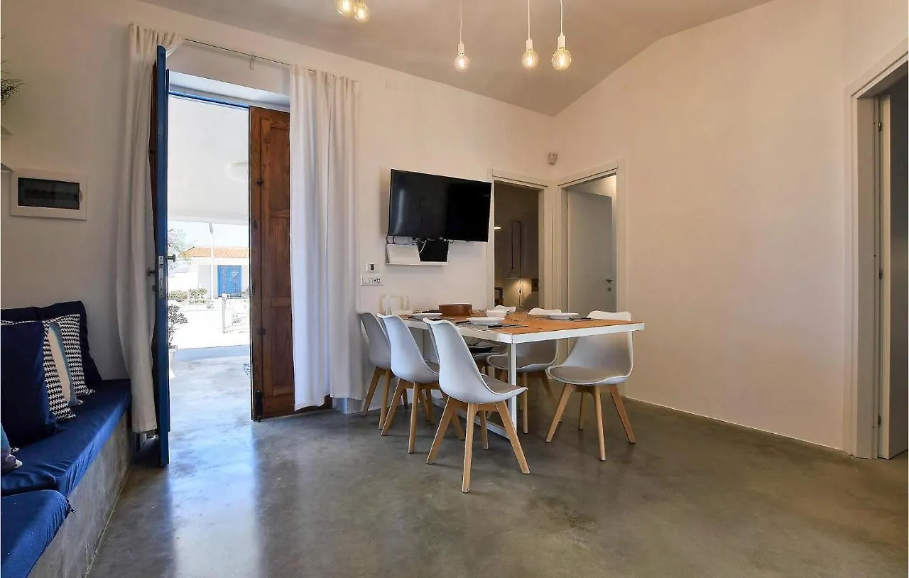 Holiday home Cozy Home In Balestrate With Kitchen