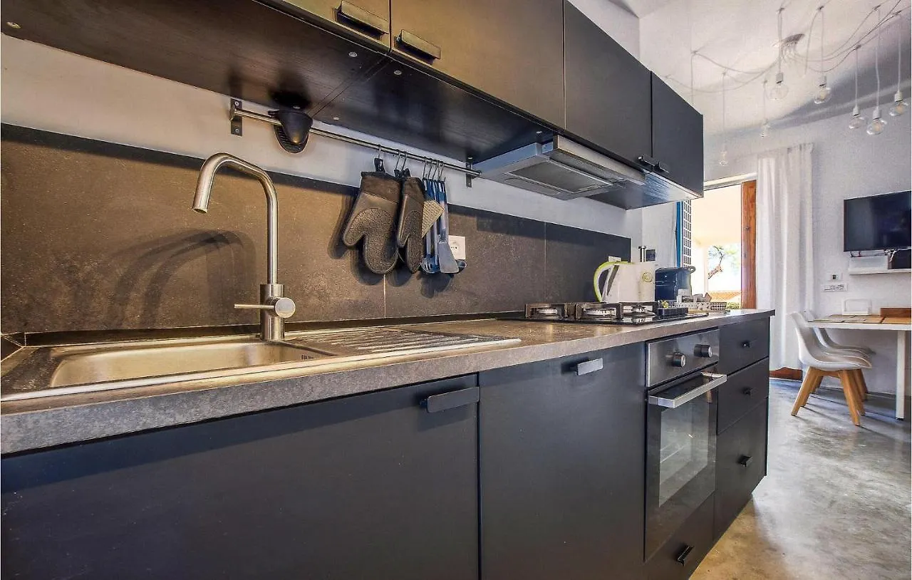 Cozy Home In Balestrate With Kitchen 0*,